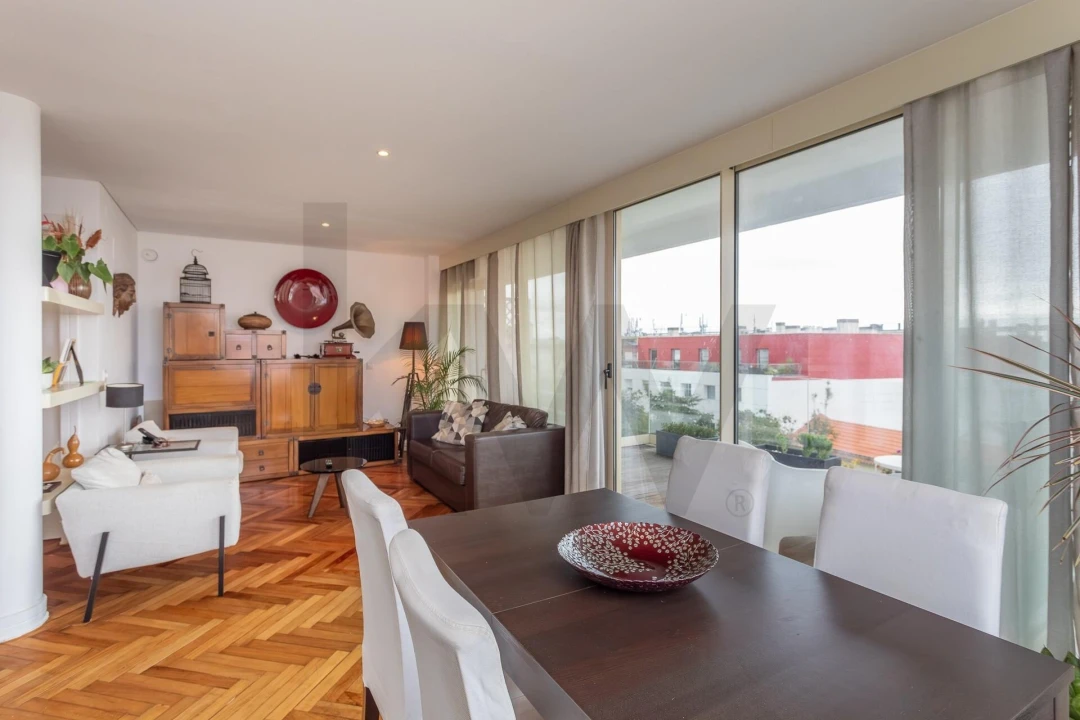 Moradia T4 para Venda em Algés, Linda-A-Velha e Cruz Quebrada-Dafundo Foto 9