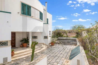 Moradia T4 para Venda em Algés, Linda-A-Velha e Cruz Quebrada-Dafundo