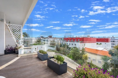 Moradia T4 para Venda em Algés, Linda-A-Velha e Cruz Quebrada-Dafundo