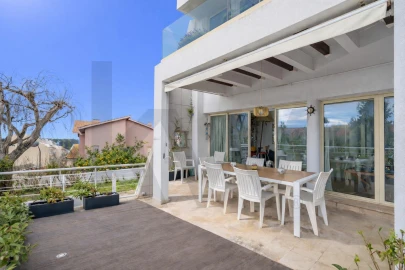 Moradia T4 para Venda em Algés, Linda-A-Velha e Cruz Quebrada-Dafundo