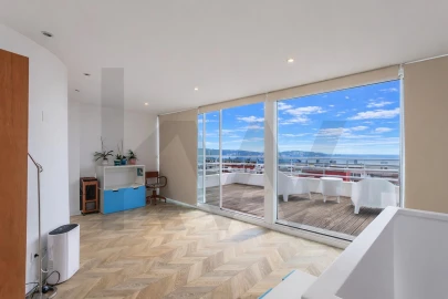 Moradia T4 para Venda em Algés, Linda-A-Velha e Cruz Quebrada-Dafundo