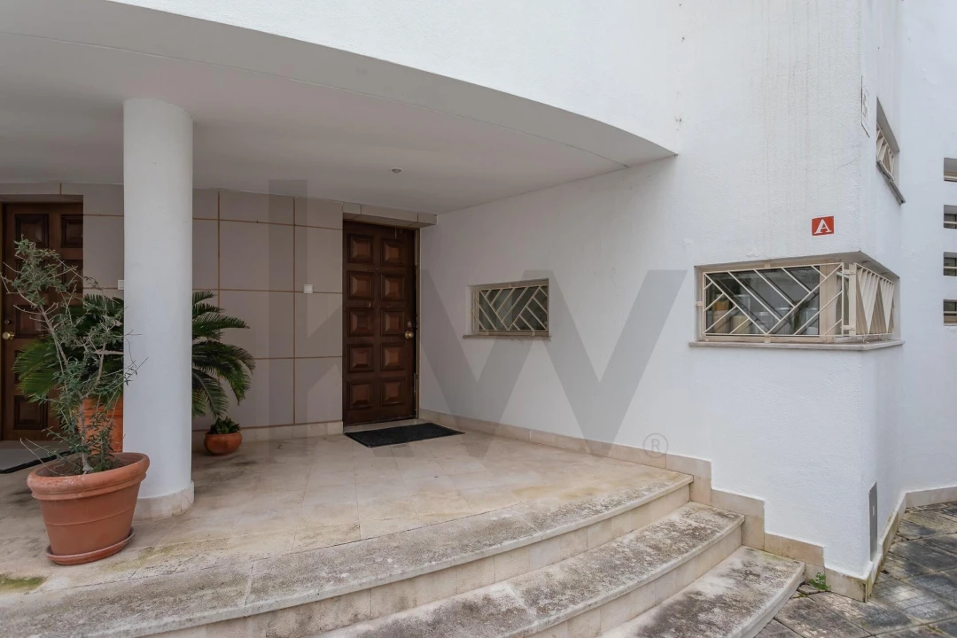 Moradia T4 para Venda em Algés, Linda-A-Velha e Cruz Quebrada-Dafundo Foto 5