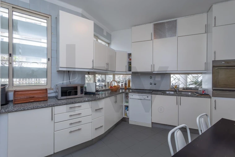 Moradia T4 para Venda em Algés, Linda-A-Velha e Cruz Quebrada-Dafundo Foto 16