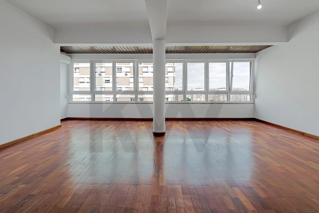 Apartamento T3 para Arrendamento em Moscavide e Portela Foto 3