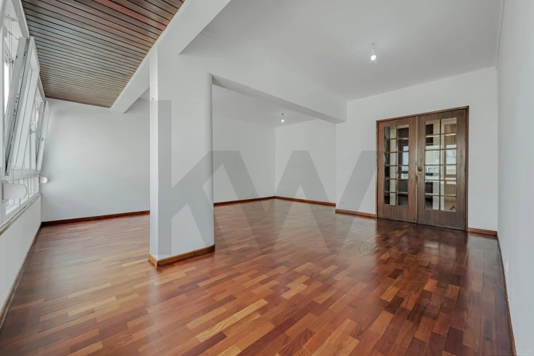 Apartamento T3 para Arrendamento em Moscavide e Portela Foto 4
