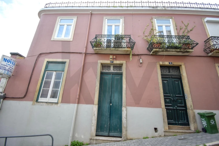 Apartamento T2 para Venda em Beato Foto 1