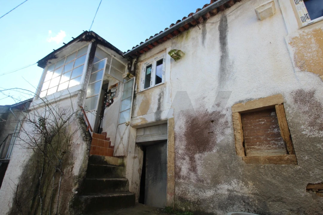 Moradia T2 para Venda em Almalagues Foto 1