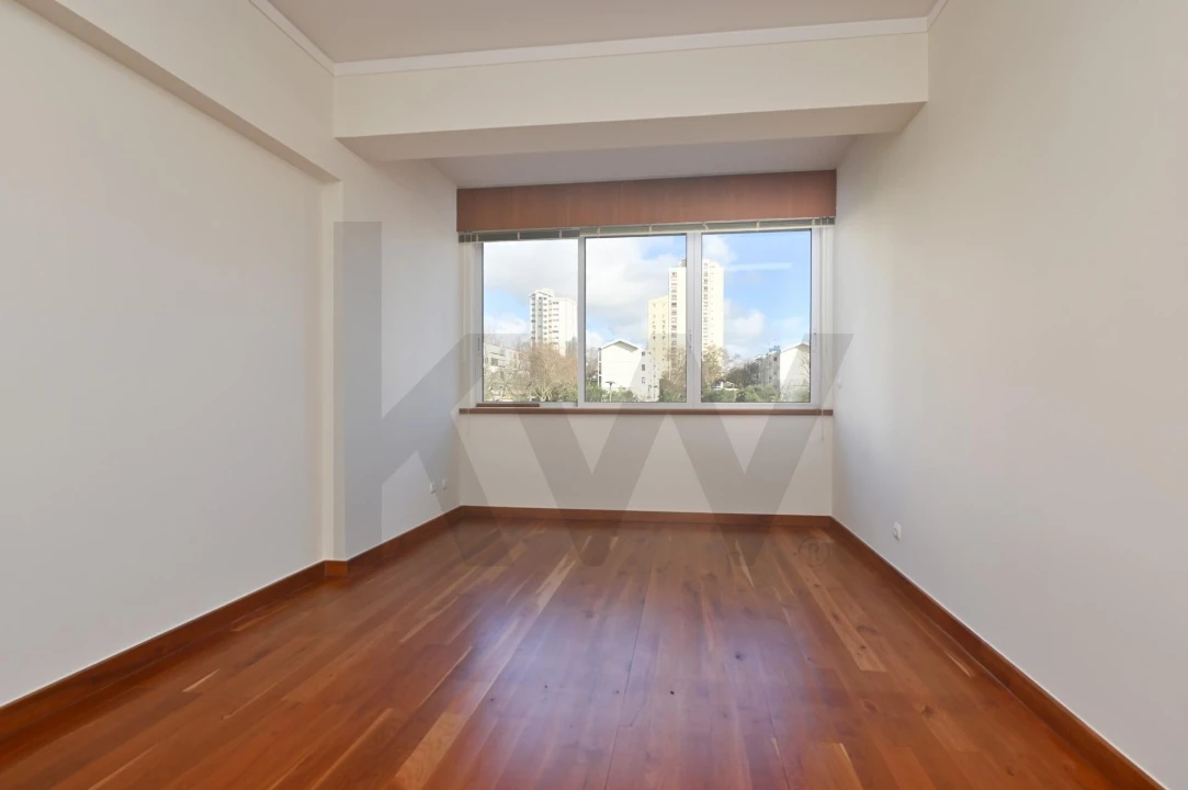 Apartamento T3 para Arrendamento em Carcavelos e Parede Foto 12
