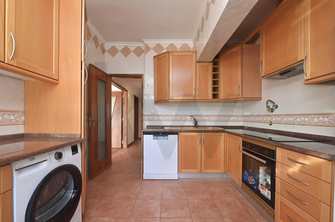 Apartamento T3 para Arrendamento em Carcavelos e Parede Foto 5