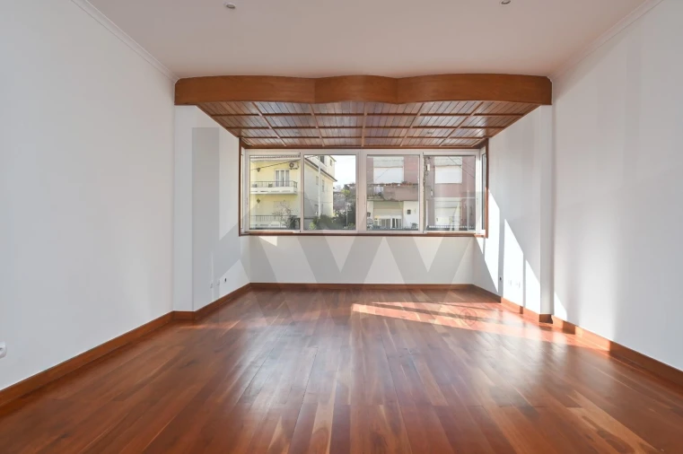 Apartamento T3 para Arrendamento em Carcavelos e Parede Foto 2