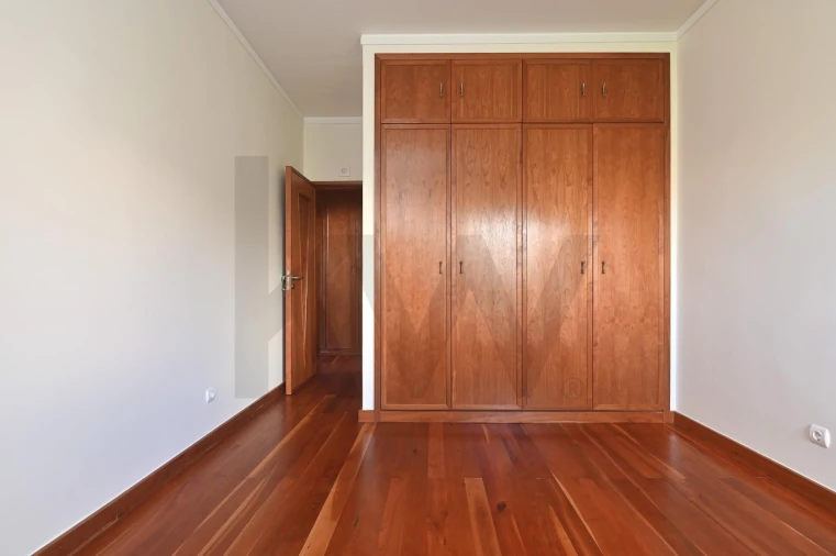 Apartamento T3 para Arrendamento em Carcavelos e Parede Foto 10