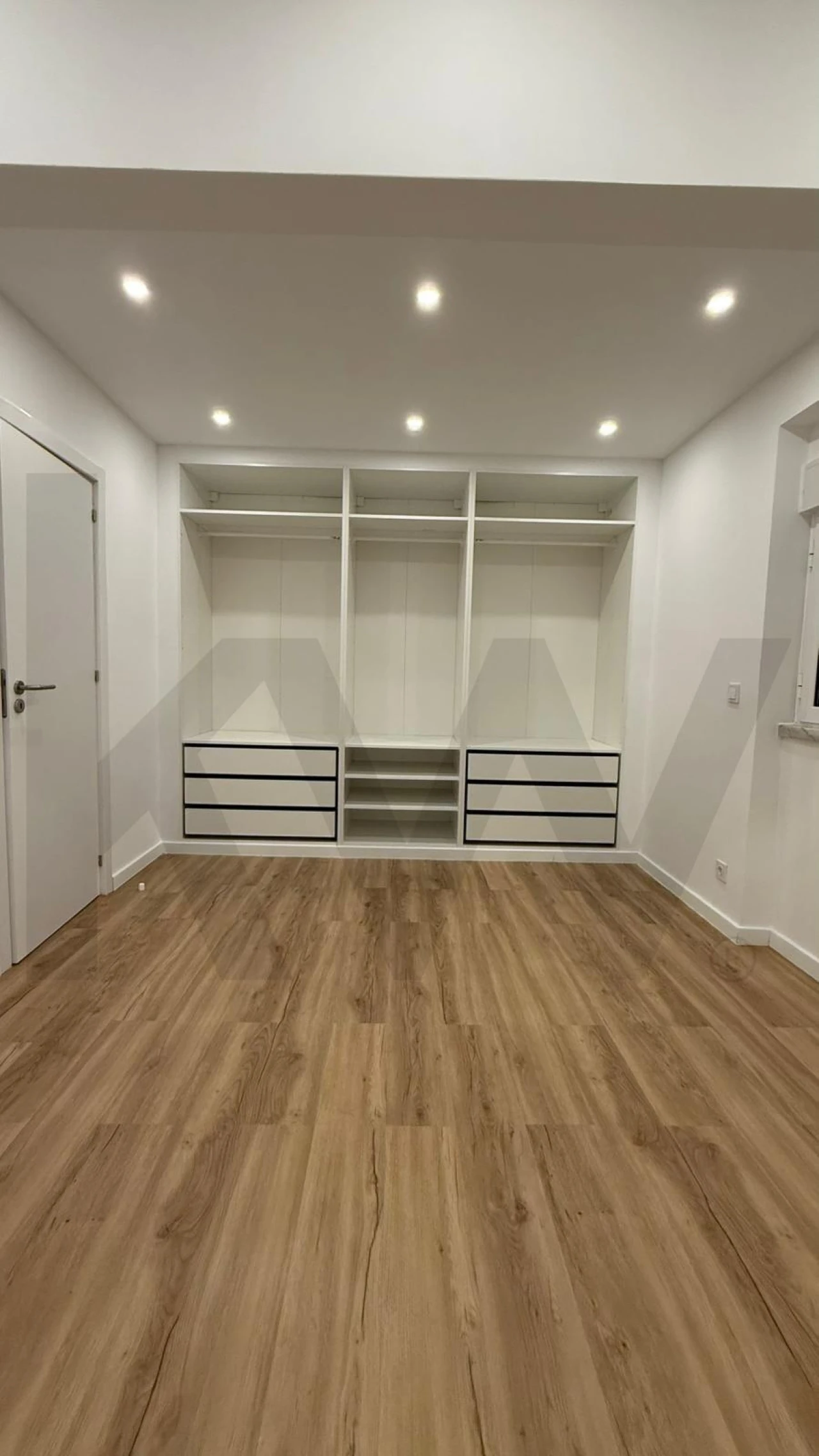 Apartamento T1 para Venda em Porto Salvo Foto 4