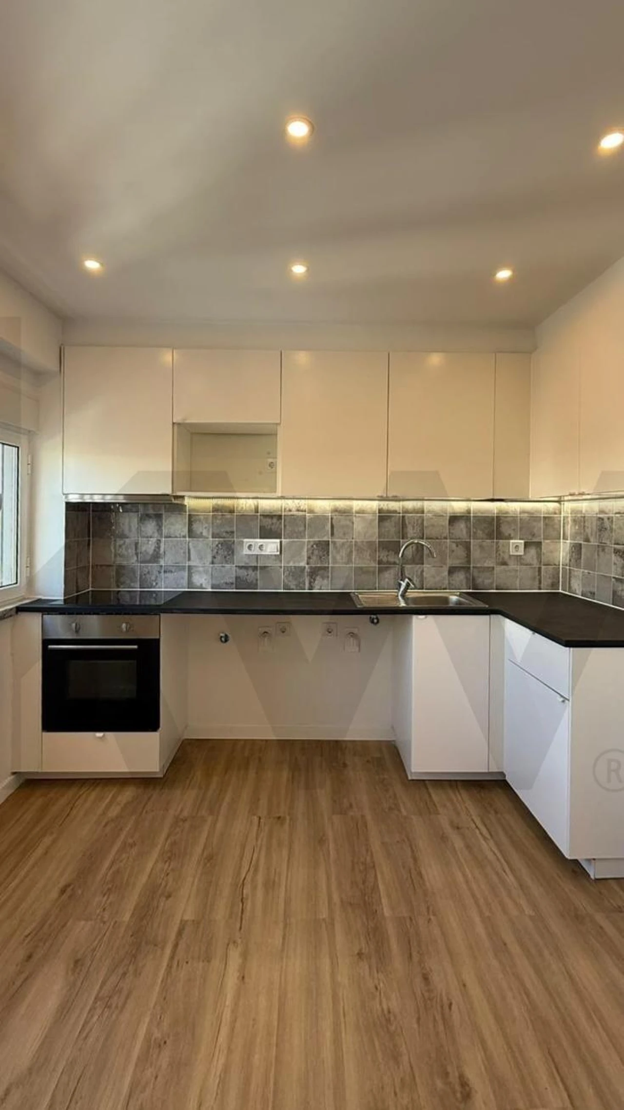 Apartamento T1 para Venda em Porto Salvo Foto 5