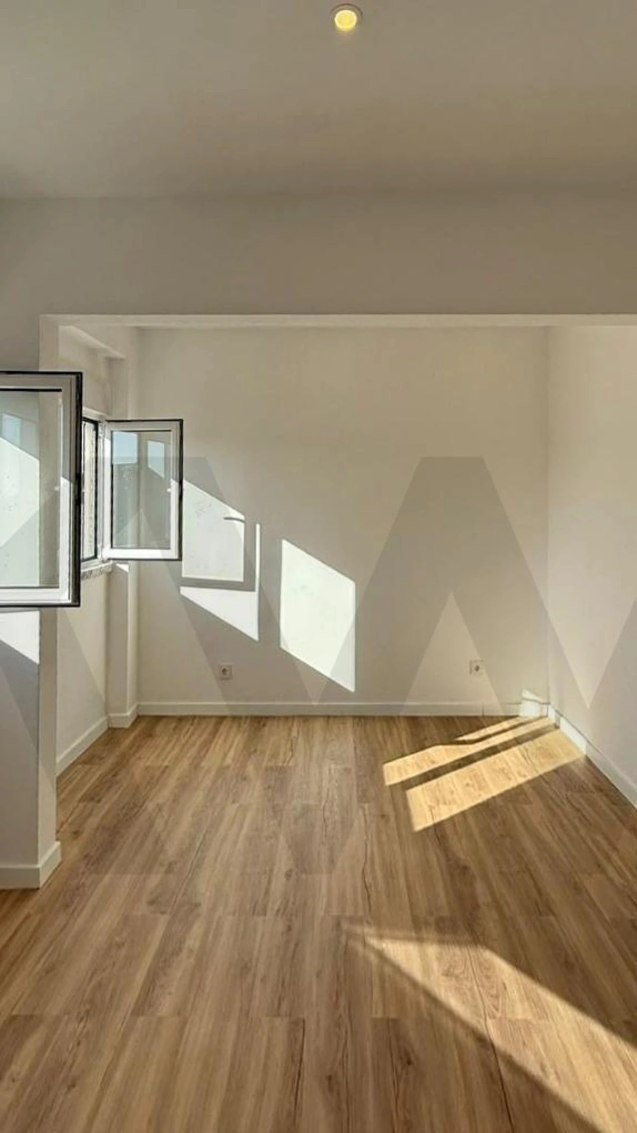 Apartamento T1 para Venda em Porto Salvo Foto 2