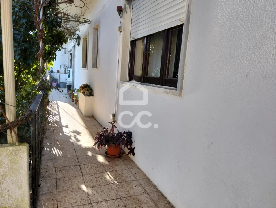 Moradia T5 para Venda em Vermelha Foto 10