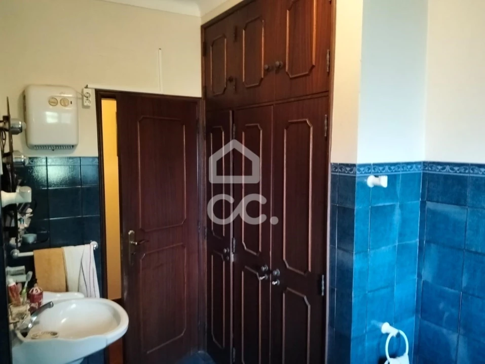 Moradia T5 para Venda em Vermelha Foto 16