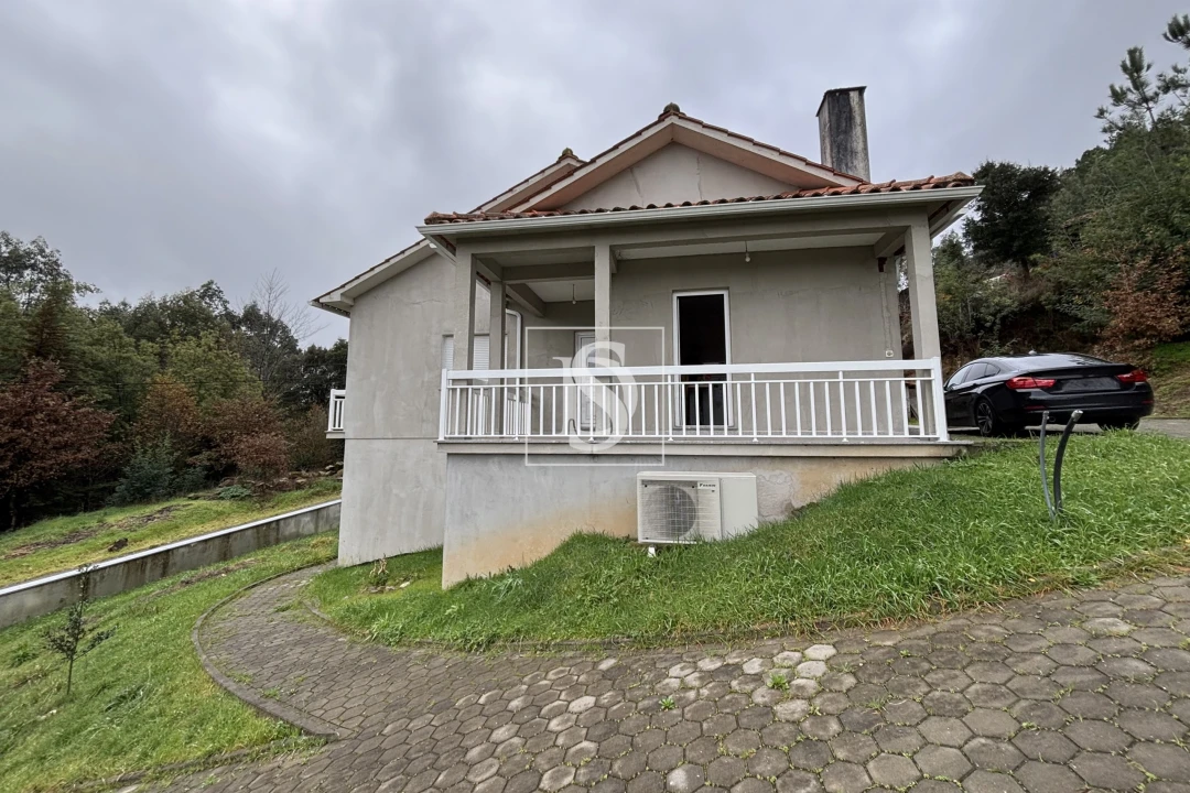 Moradia T3 para Venda em Castelões Foto 32