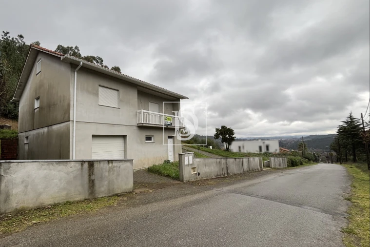 Moradia T3 para Venda em Castelões Foto 3