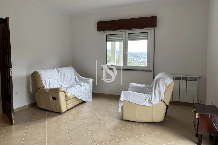 Moradia T3 para Venda em Castelões Foto 9