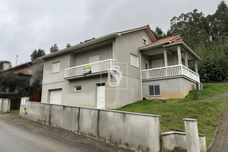 Moradia T3 para Venda em Castelões Foto 1