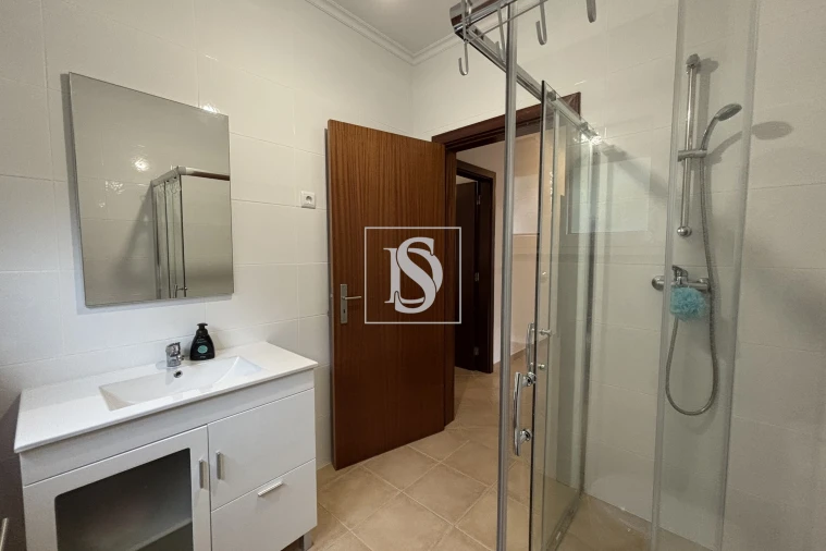 Moradia T3 para Venda em Castelões Foto 20