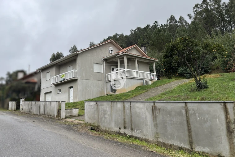 Moradia T3 para Venda em Castelões Foto 2