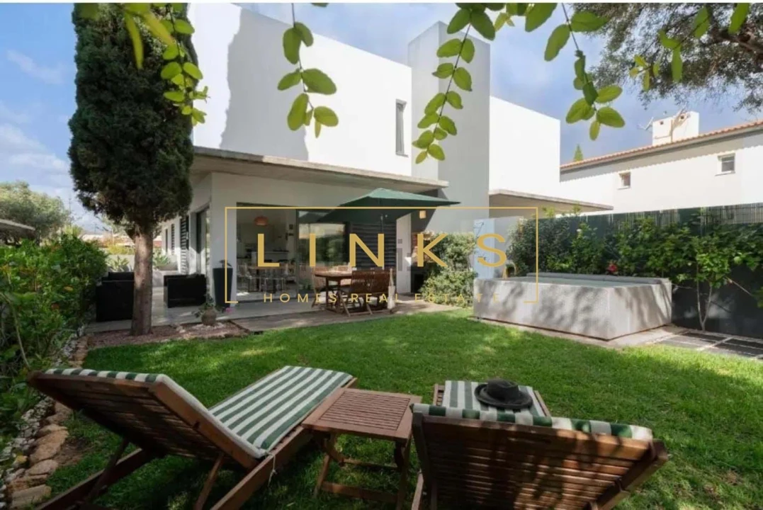 Moradia T2 para Venda em Porto Santo Foto 1