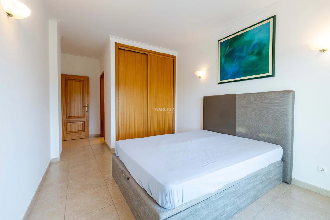 Apartamento T2 para Arrendamento em Lagos (São Sebastião e Santa Maria) Foto 12