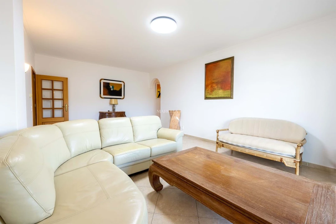 Apartamento T2 para Arrendamento em Lagos (São Sebastião e Santa Maria) Foto 4