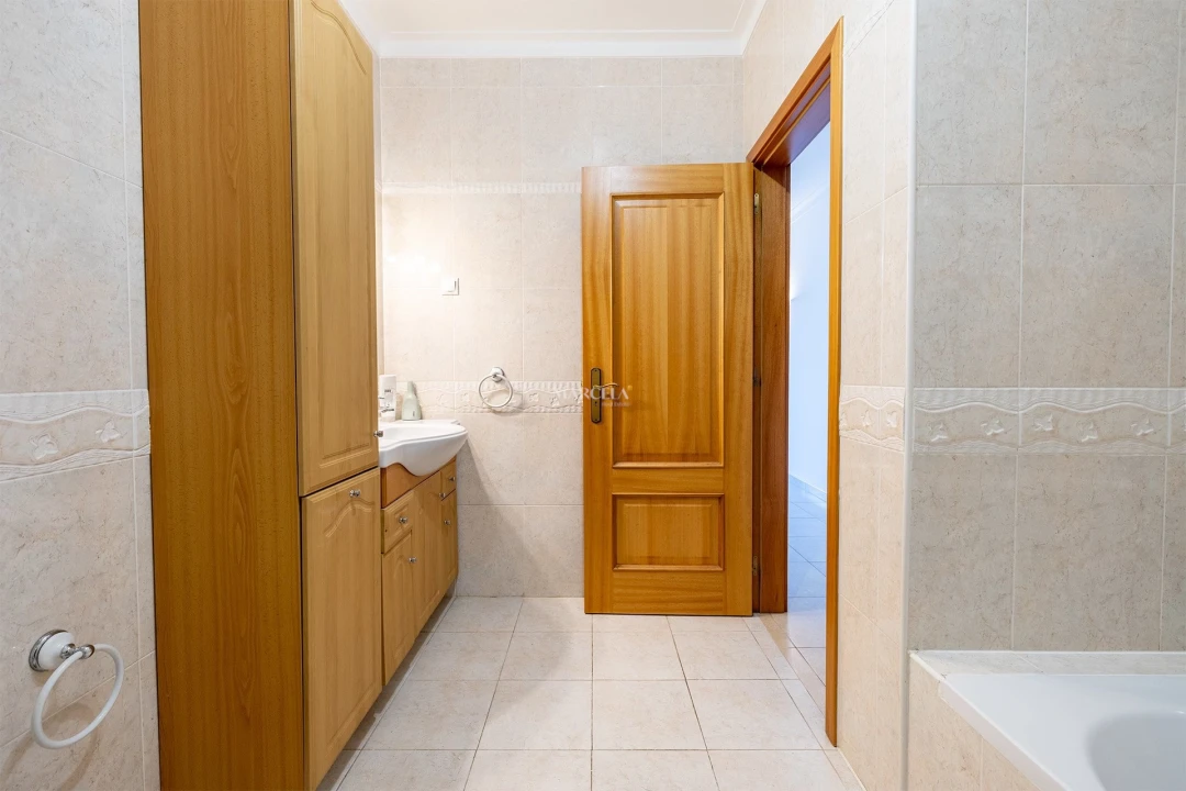 Apartamento T2 para Arrendamento em Lagos (São Sebastião e Santa Maria) Foto 15