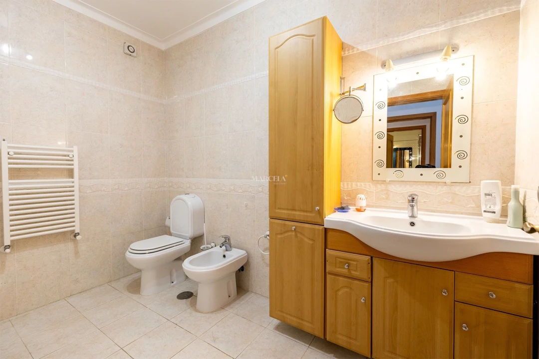 Apartamento T2 para Arrendamento em Lagos (São Sebastião e Santa Maria) Foto 13