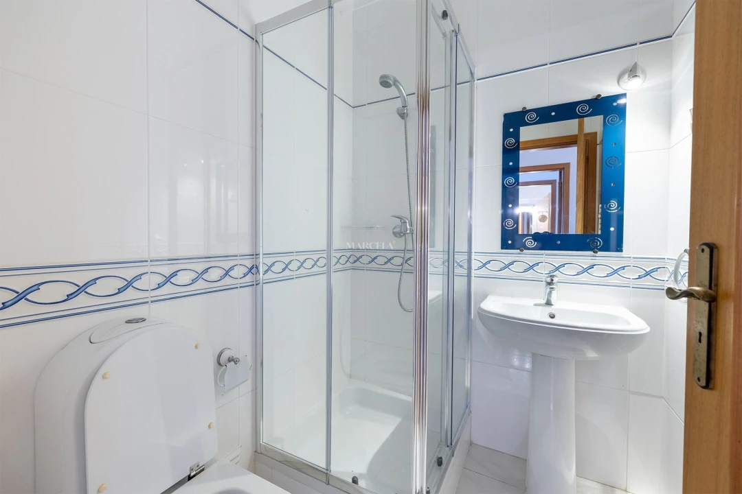 Apartamento T2 para Arrendamento em Lagos (São Sebastião e Santa Maria) Foto 8