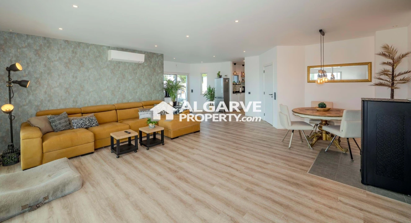 Moradia T4 para Venda em Loule (São Sebastião) Foto 14