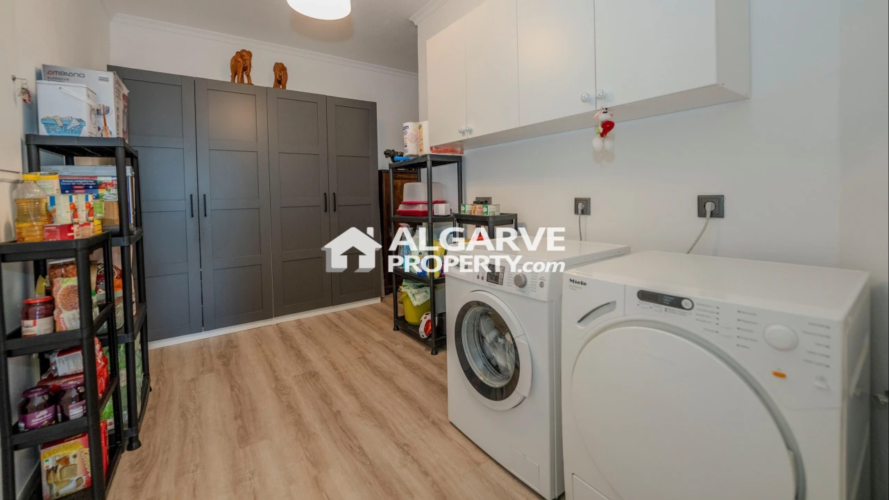 Moradia T4 para Venda em Loule (São Sebastião) Foto 29