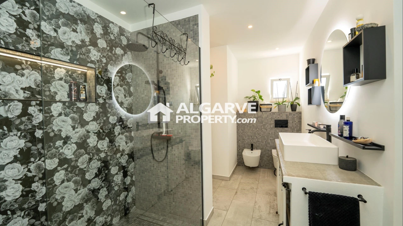 Moradia T4 para Venda em Loule (São Sebastião) Foto 7