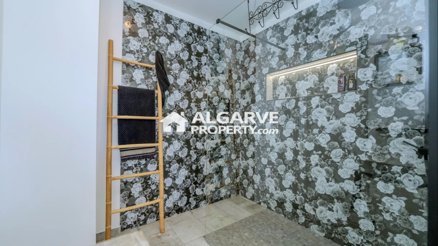 Moradia T4 para Venda em Loule (São Sebastião) Foto 11
