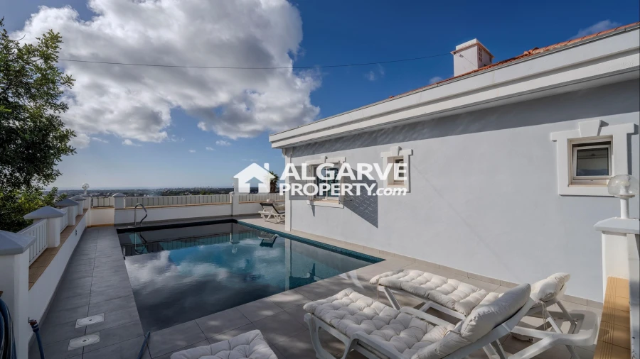 Moradia T4 para Venda em Loule (São Sebastião) Foto 18