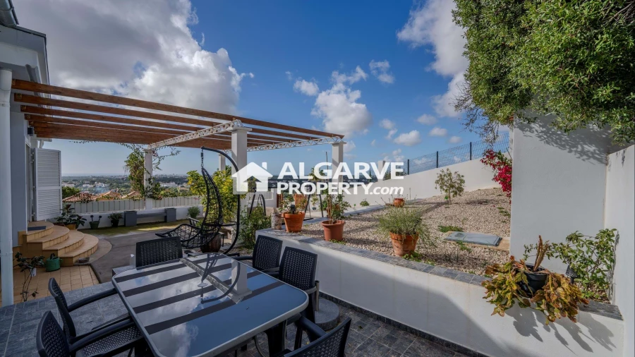 Moradia T4 para Venda em Loule (São Sebastião) Foto 22