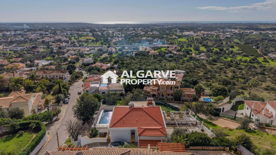 Moradia T4 para Venda em Loule (São Sebastião) Foto 52