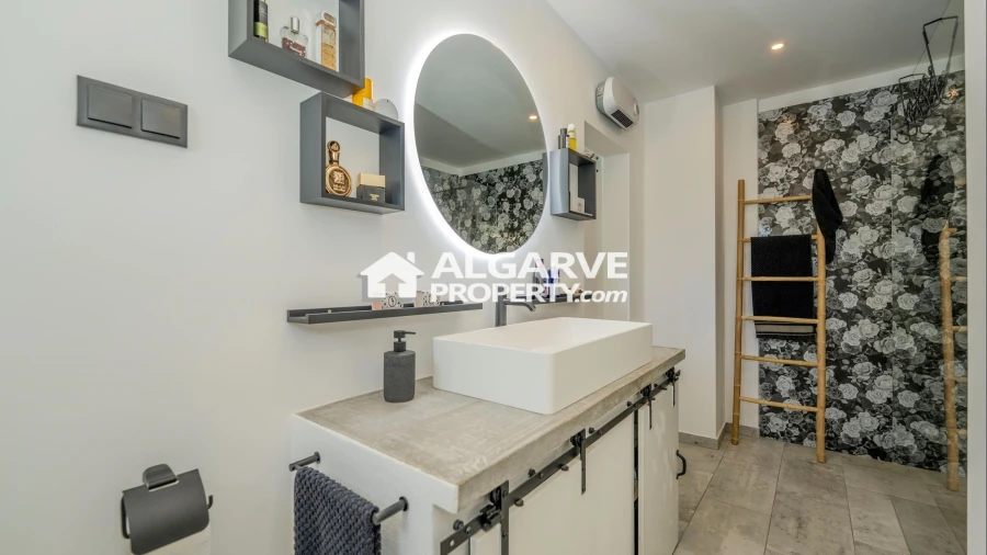 Moradia T4 para Venda em Loule (São Sebastião) Foto 9