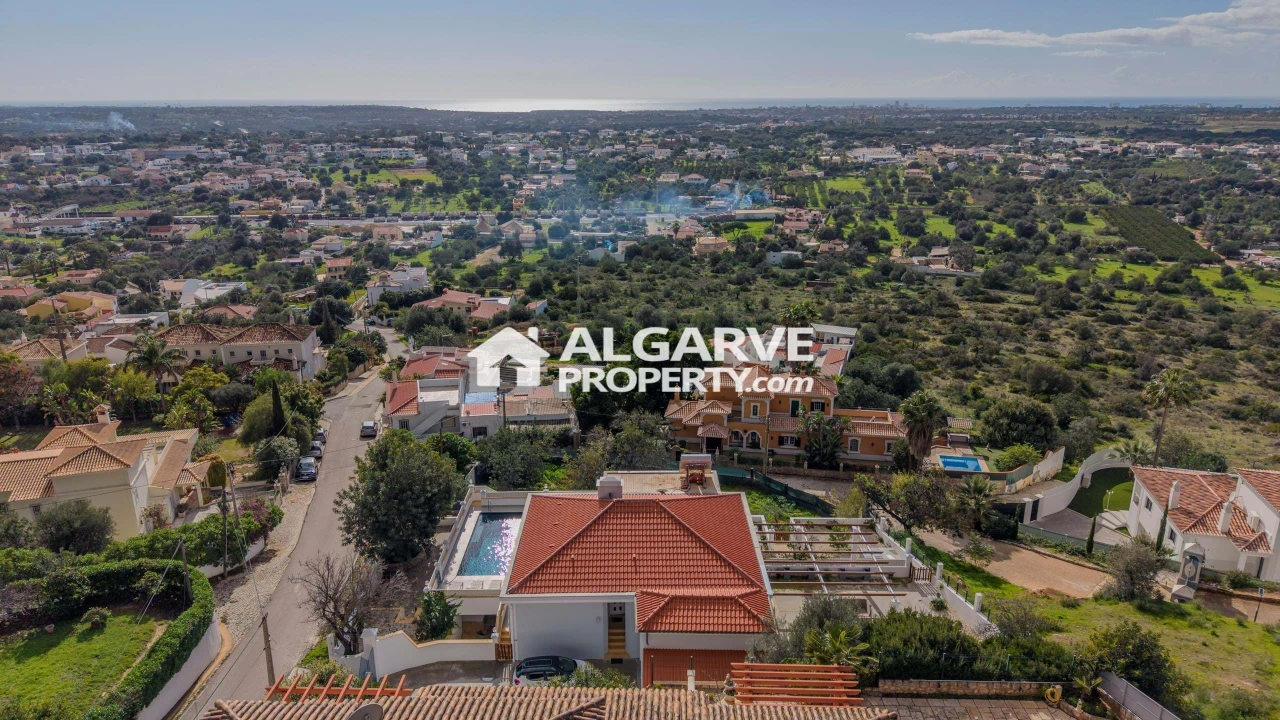 Moradia T4 para Venda em Loule (São Sebastião) Foto 52