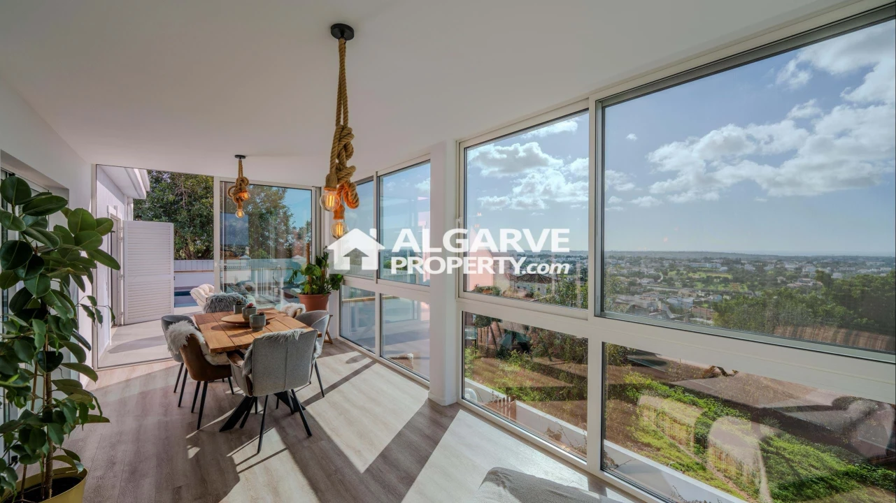 Moradia T4 para Venda em Loule (São Sebastião) Foto 16