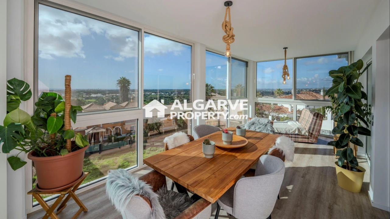 Moradia T4 para Venda em Loule (São Sebastião) Foto 1