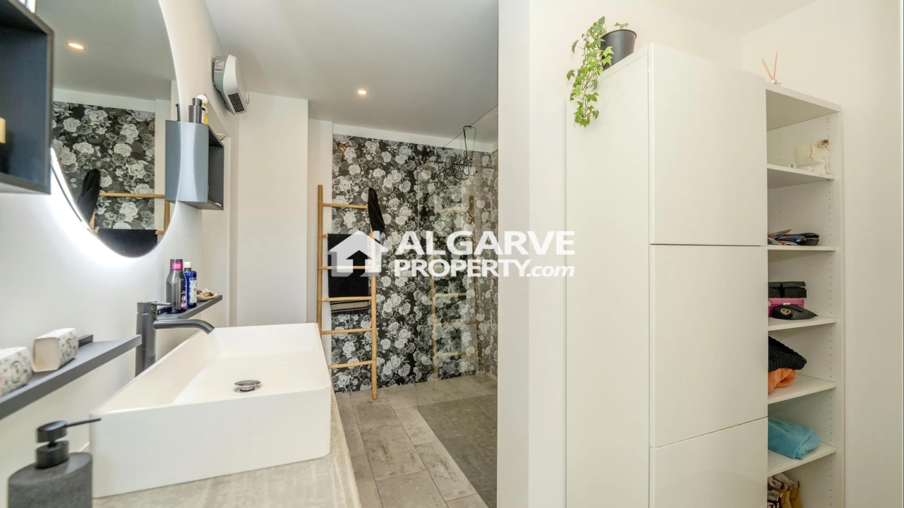 Moradia T4 para Venda em Loule (São Sebastião) Foto 10