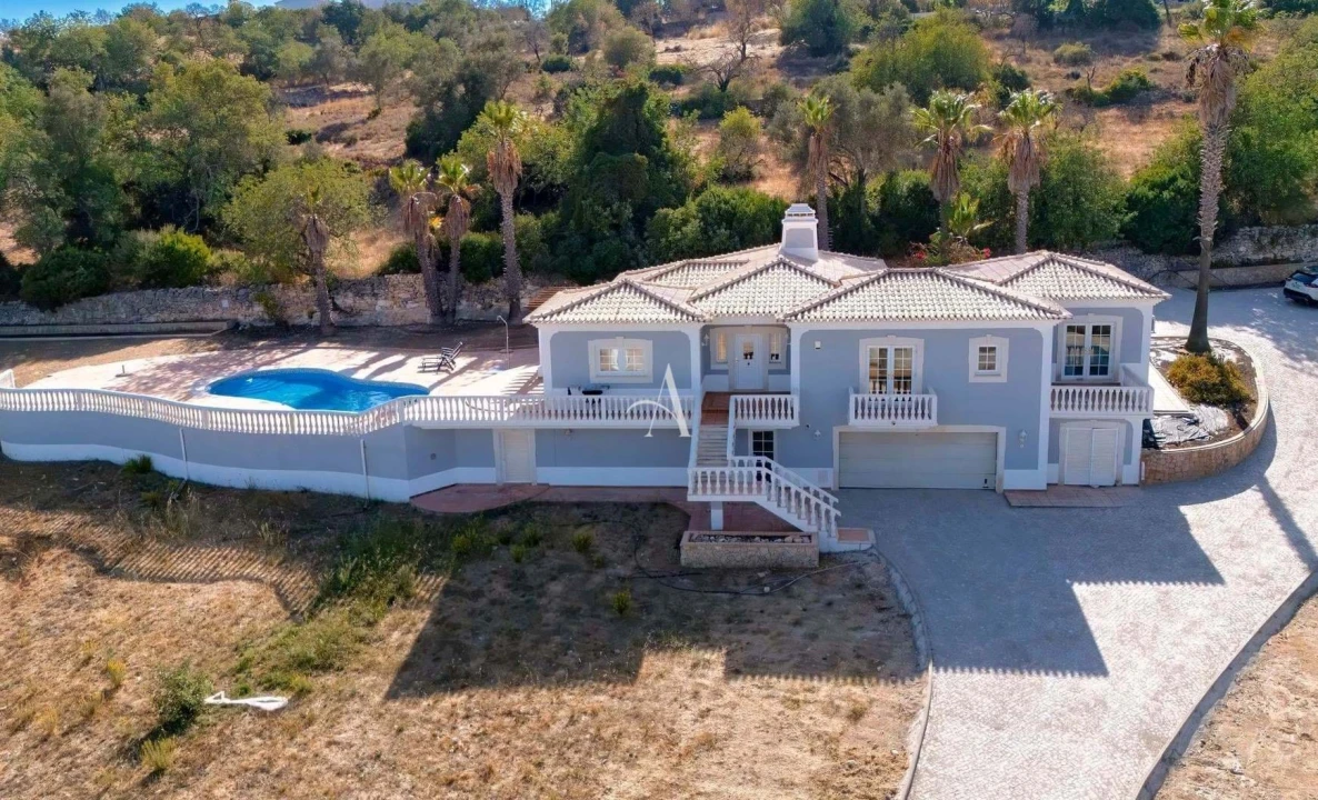 Moradia T4 para Venda em Boliqueime Foto 1