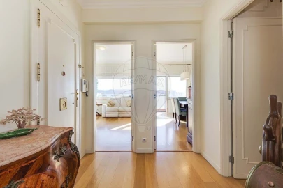 Apartamento T3 para Arrendamento férias em Algés, Linda-A-Velha e Cruz Quebrada-Dafundo