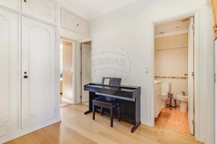 Apartamento T3 para Arrendamento férias em Algés, Linda-A-Velha e Cruz Quebrada-Dafundo Foto 13