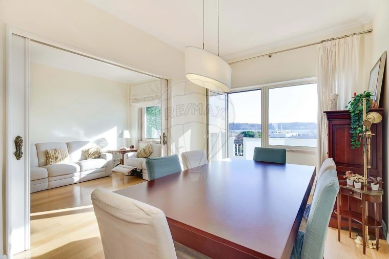 Apartamento T3 para Arrendamento férias em Algés, Linda-A-Velha e Cruz Quebrada-Dafundo Foto 5