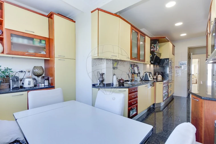 Apartamento T3 para Arrendamento férias em Algés, Linda-A-Velha e Cruz Quebrada-Dafundo Foto 12