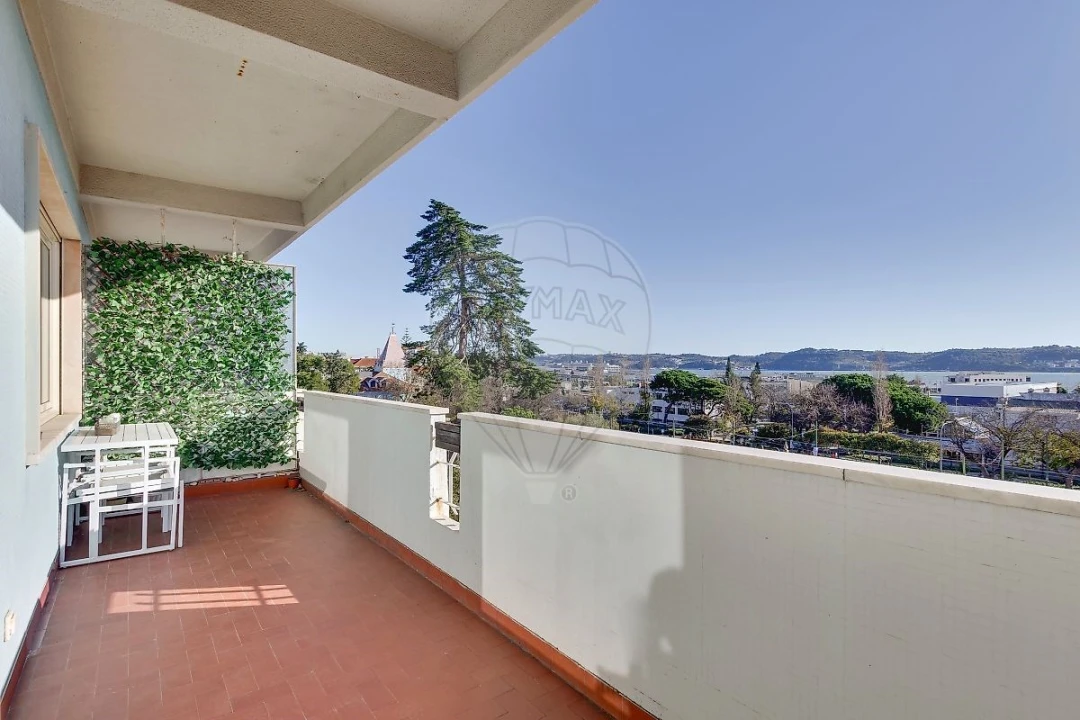 Apartamento T3 para Arrendamento férias em Algés, Linda-A-Velha e Cruz Quebrada-Dafundo Foto 2